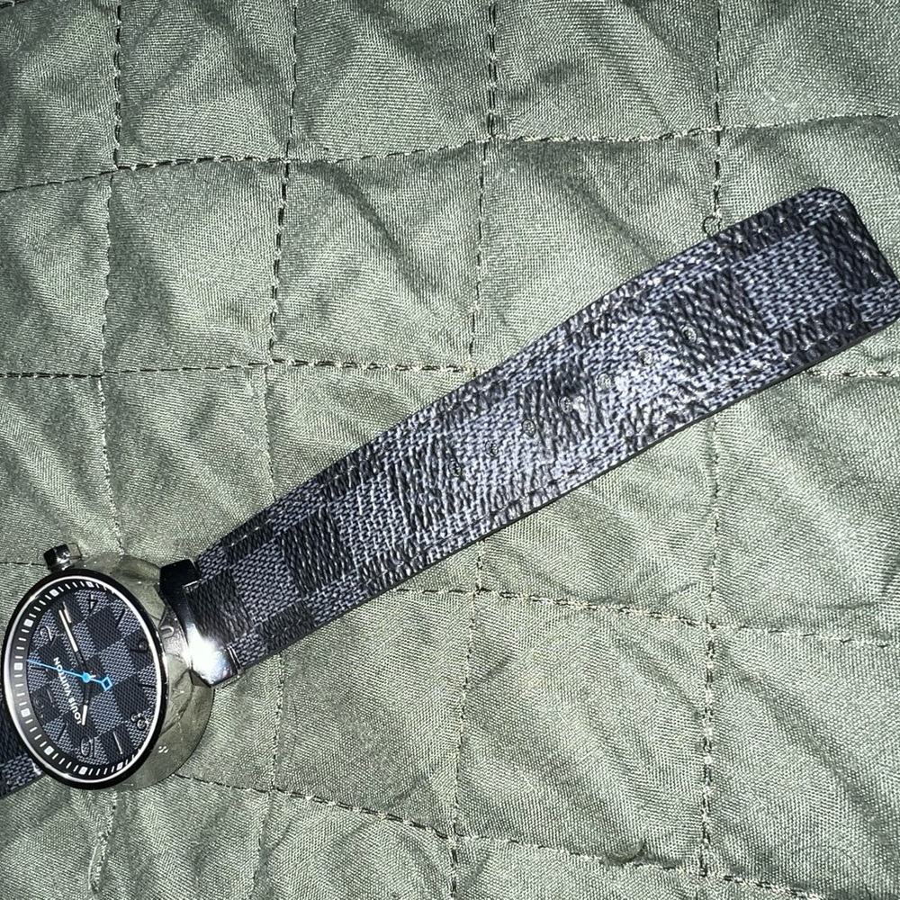 Louis Vuitton Watch - Picture 2 of 5